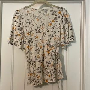 Lucky Brand flutter sleeve wrap top